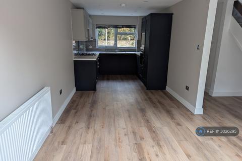 4 bedroom terraced house to rent, Normington Close, London, SW16