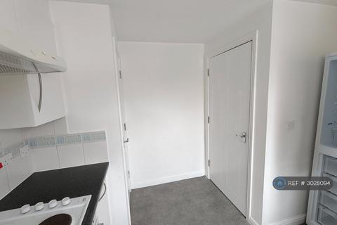 1 bedroom flat to rent, Banyard Close, Cheltenham, GL51