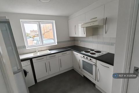 1 bedroom flat to rent, Banyard Close, Cheltenham, GL51