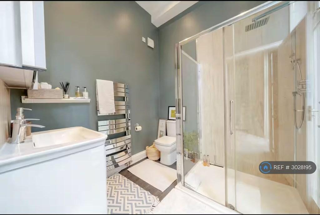 Apartment in London - View 5