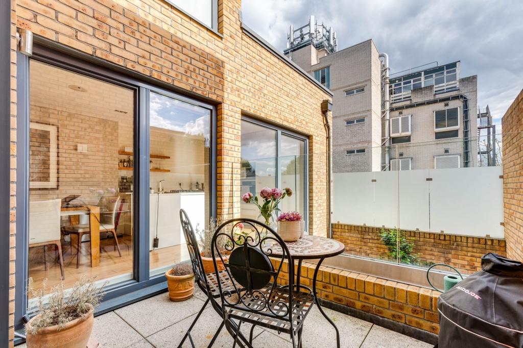House in London - View 5