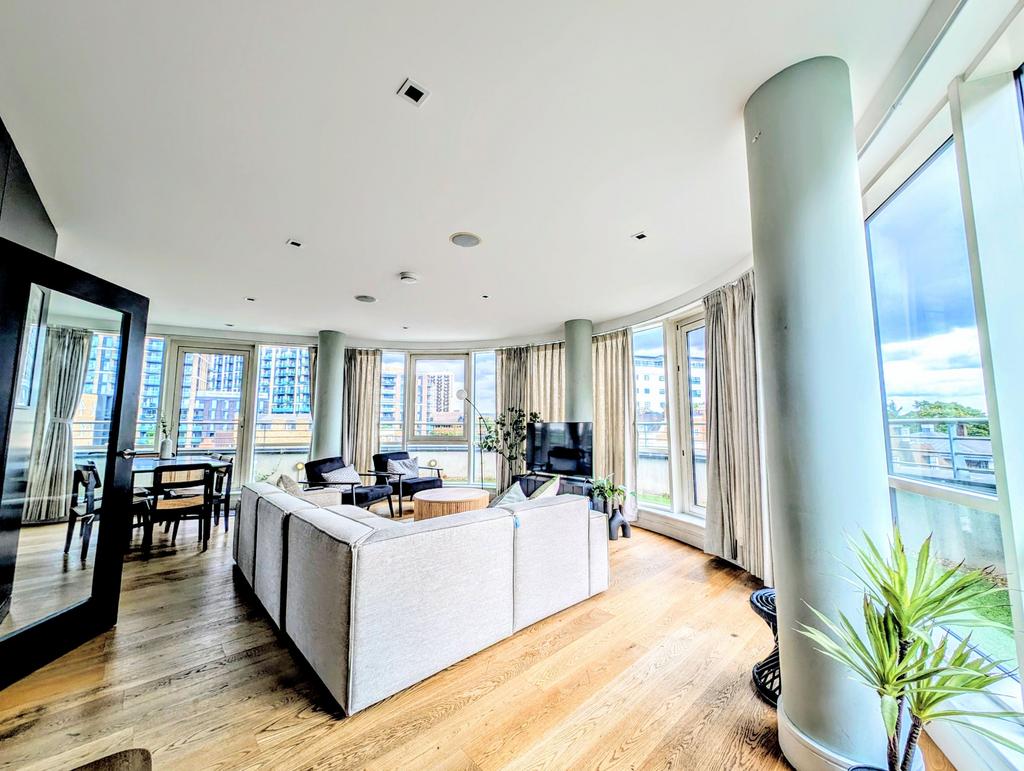 Apartment in Brentford - View 4