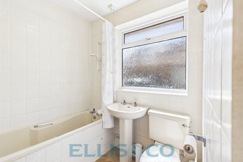 2 bedroom bungalow for sale, Cranford Road, Tonbridge, Kent, TN10