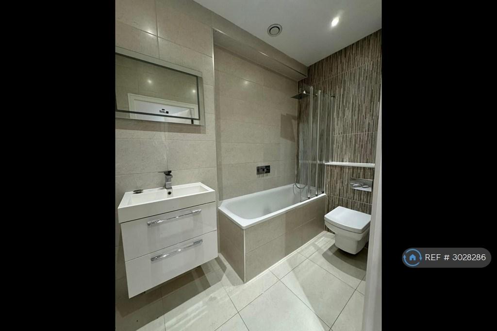 Apartment in Wembley - View 5
