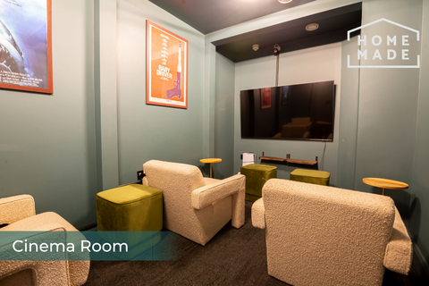 Studio to rent, Riverside House, M3