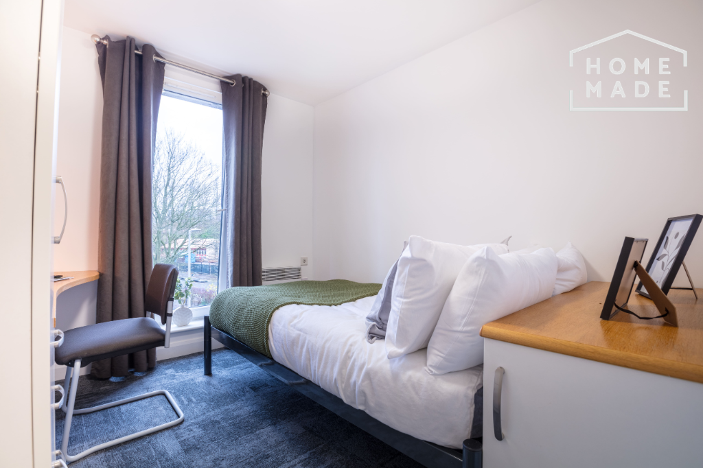 Apartment in Salford, Blackfriars, Lower Broughton - More
