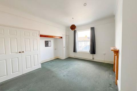 4 bedroom maisonette to rent, West View, Esplande, EX8