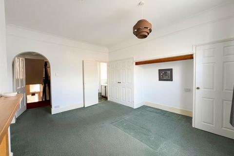 4 bedroom maisonette to rent, West View, Esplande, EX8