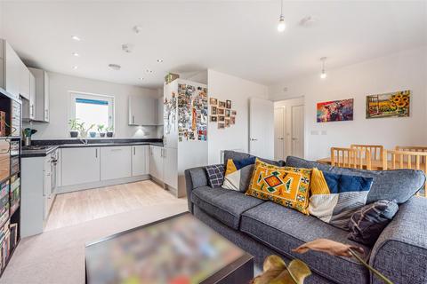 2 bedroom flat for sale, Brocade Road, Andover