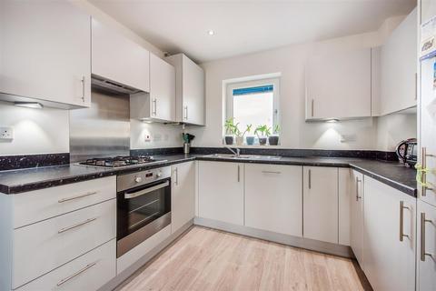 2 bedroom flat for sale, Brocade Road, Andover