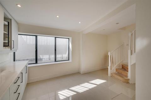 undefined, Prout Grove, Neasden, London