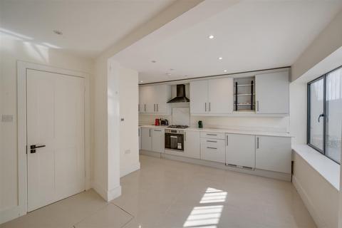 undefined, Prout Grove, Neasden, London