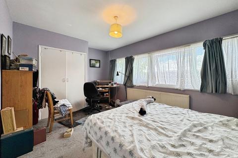 1 bedroom flat for sale, Burnt Oak Broadway, Edgware, HA8