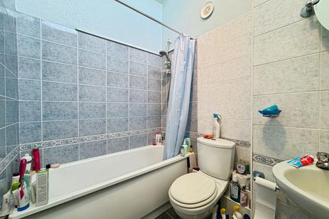 1 bedroom flat for sale, Burnt Oak Broadway, Edgware, HA8