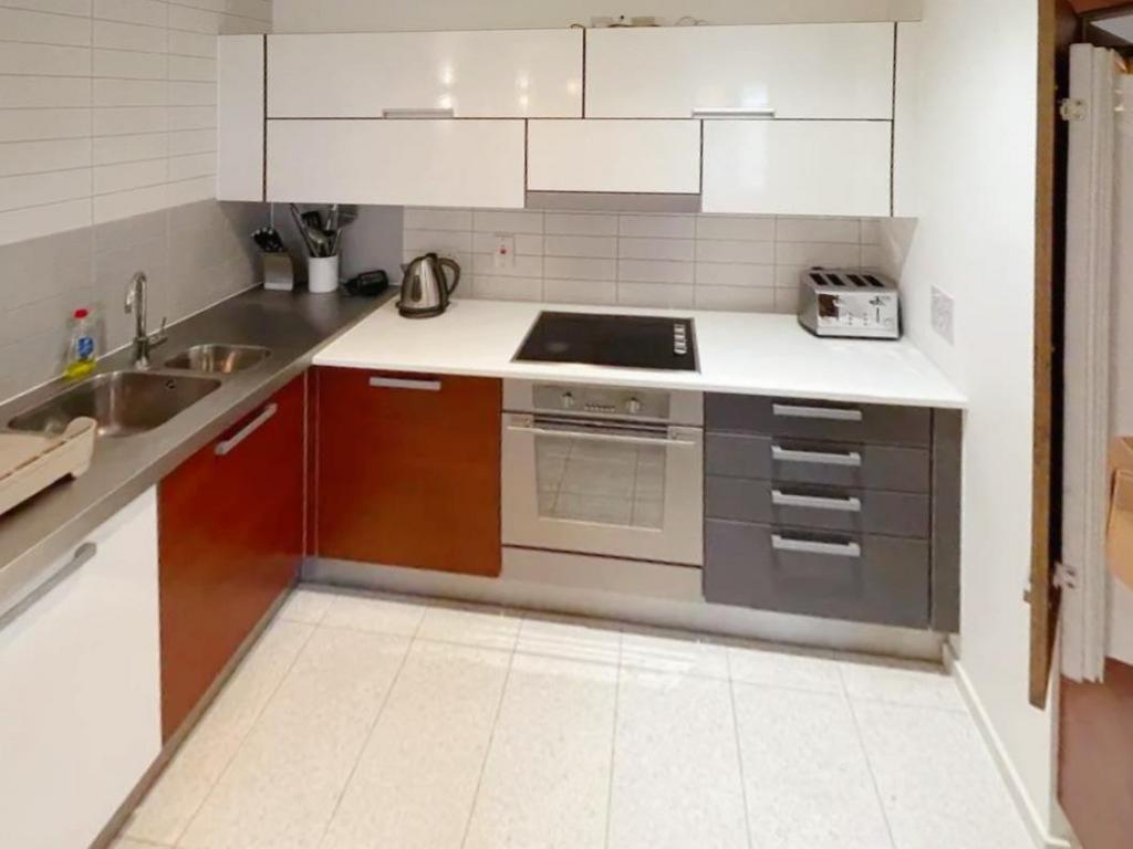 Apartment in Manchester - View 2
