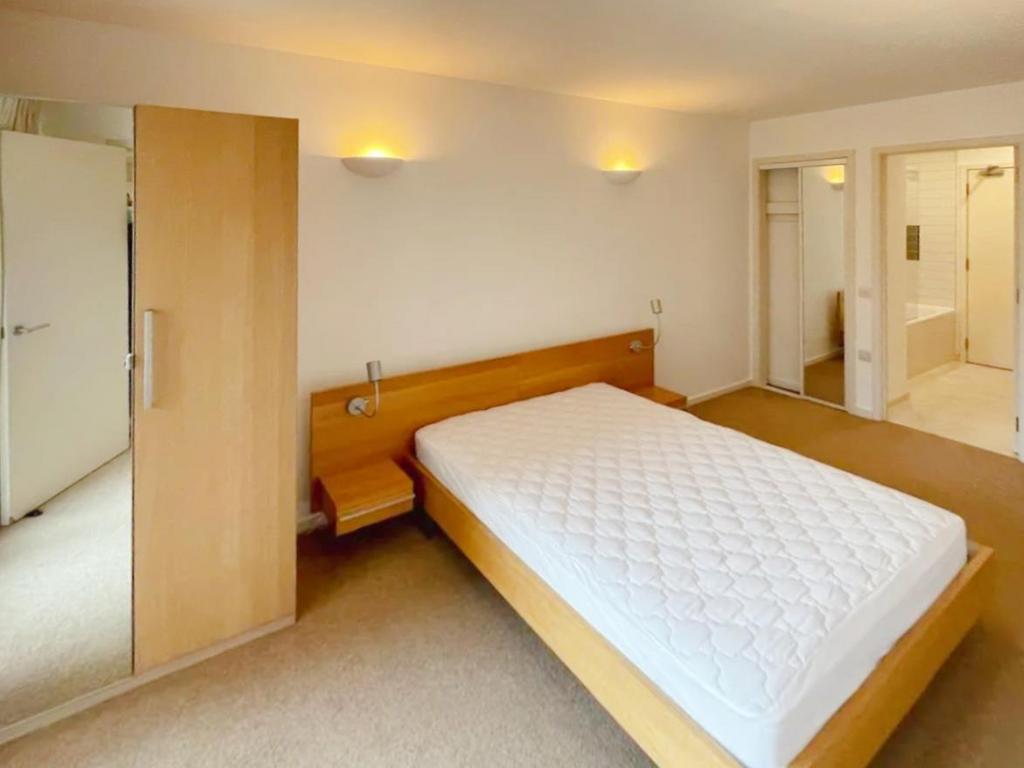 Apartment in Manchester - View 4