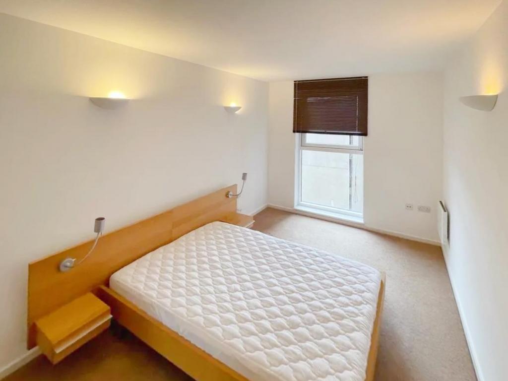 Apartment in Manchester - View 5