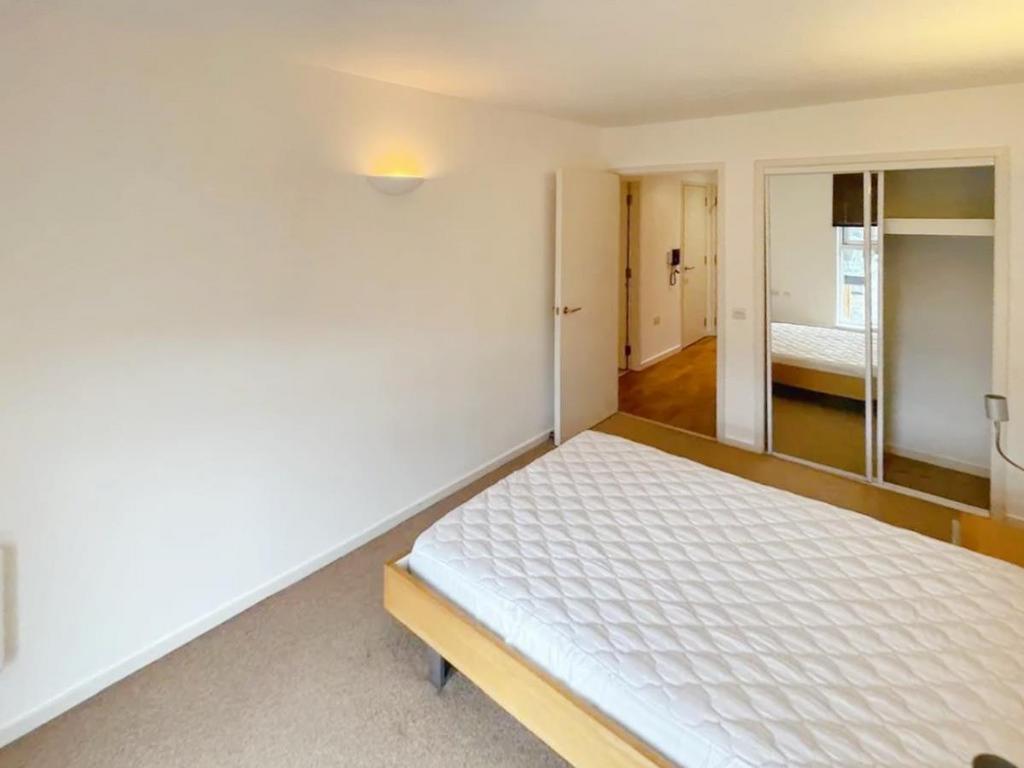 Apartment in Manchester - More