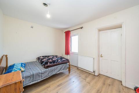 undefined, Station Road, Hounslow TW3