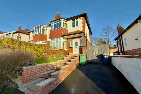 3 bedroom semi-detached house to rent, Highthorne Drive, Leeds LS17