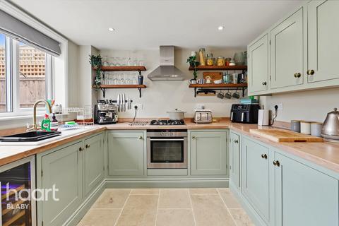 3 bedroom townhouse for sale, Waterloo Crescent, Leicester
