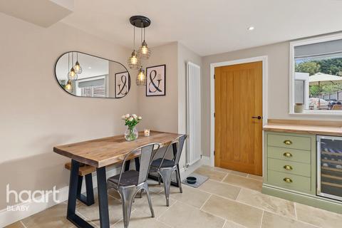 3 bedroom townhouse for sale, Waterloo Crescent, Leicester
