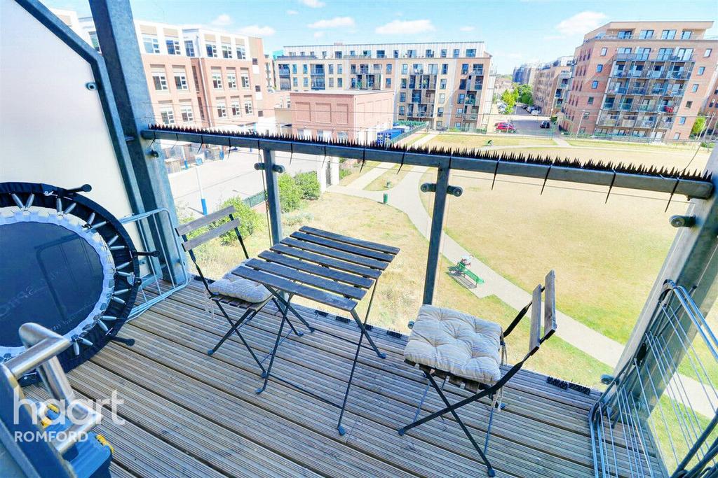 Apartment in ROMFORD - View 3