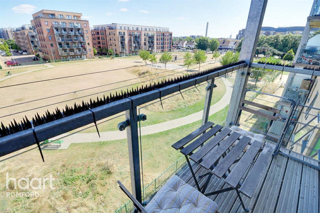 Apartment in ROMFORD - View 4