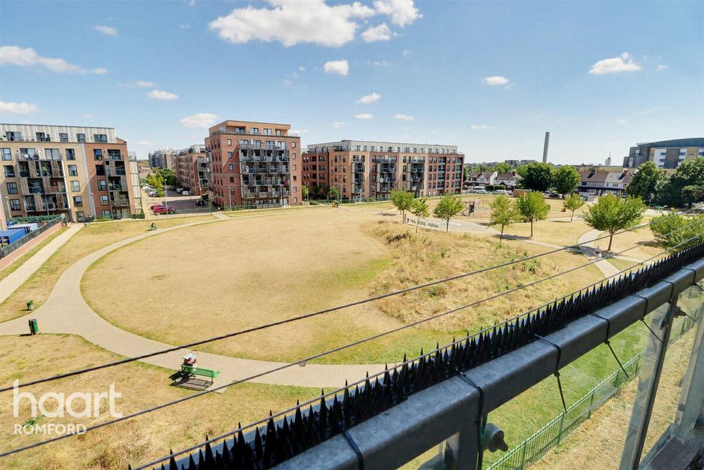 Apartment in ROMFORD - View 5