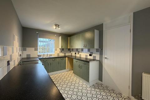 3 bedroom terraced house to rent, Falkirk Close, Bransholme, Hull