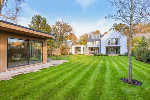 5 bedroom detached house to rent, Ham Farm Road, Richmond, TW10