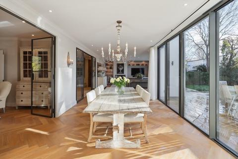 5 bedroom detached house to rent, Ham Farm Road, Richmond, TW10