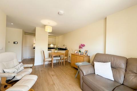 2 bedroom apartment for sale, Holly Road North, Wilmslow, SK9