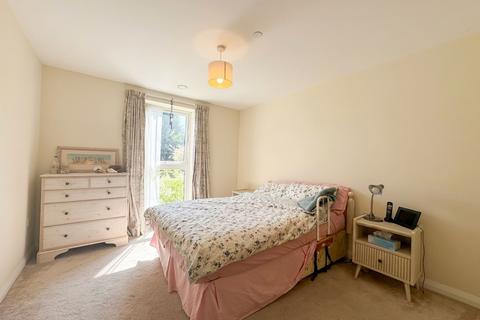 2 bedroom apartment for sale, Holly Road North, Wilmslow, SK9