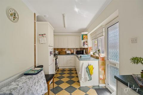 3 bedroom detached bungalow for sale, Heol Saffrwm, Morriston, Swansea