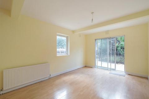 undefined, Walm Lane, London, NW2