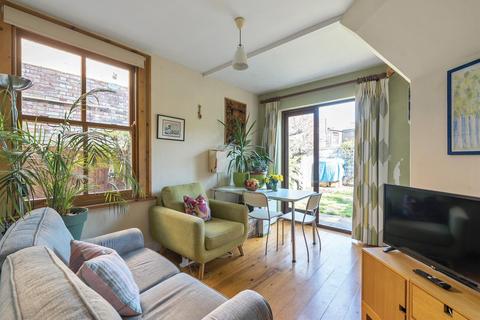 undefined, Litchfield Gardens, London, NW10