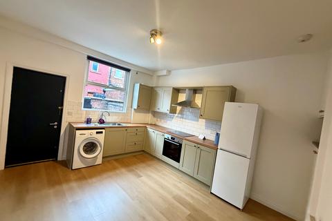 2 bedroom terraced house to rent, Newport Street, Manchester, M14