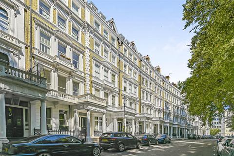 Courtfield Gardens, South Kensington, SW5