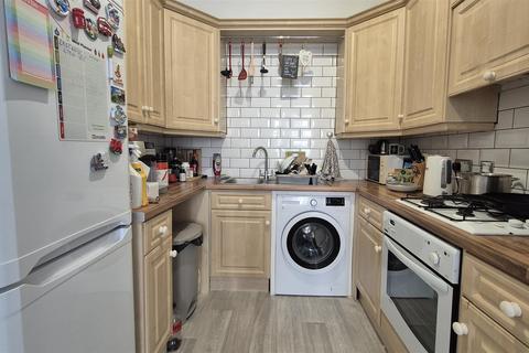 2 bedroom apartment to rent, Clarendon Road, Southsea