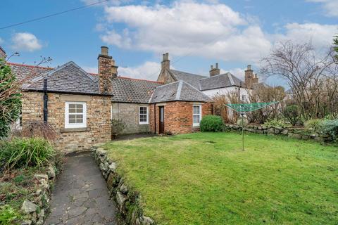 3 bedroom detached house to rent, Kirkgate, Currie, Edinburgh