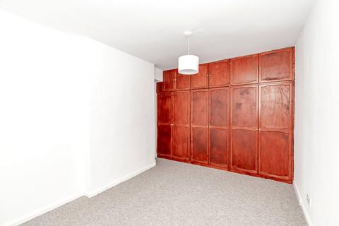 3 bedroom detached house to rent, Kirkgate, Currie, Edinburgh