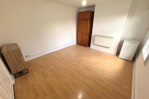 1 bedroom flat to rent, Tilehurst Road, Reading, Berkshire, RG1