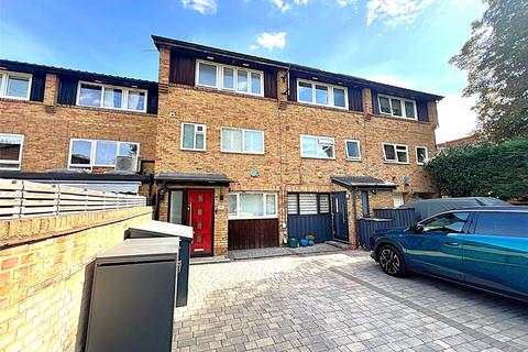 Grosvenor Road, Twickenham, TW1