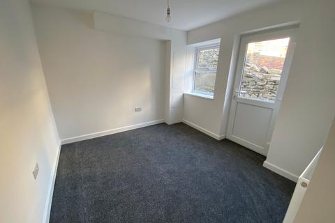3 bedroom flat to rent, Canning Street, Cwm, NP23