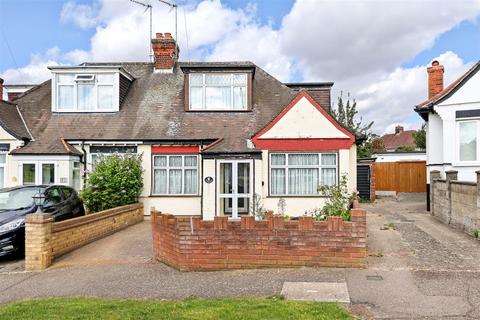 2 bedroom semi-detached bungalow for sale, Cherrydown Close, Chingford