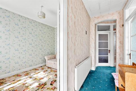 2 bedroom semi-detached bungalow for sale, Cherrydown Close, Chingford