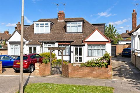 2 bedroom semi-detached bungalow for sale, Cherrydown Close, Chingford