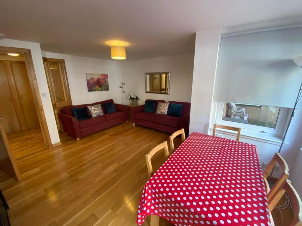 House in Edinburgh - View 3