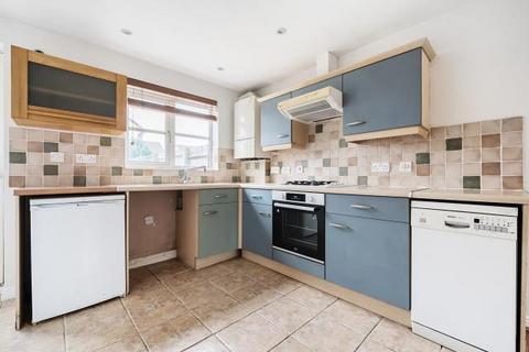 2 bedroom semi-detached house to rent, Dunlin Court, Bicester, OX26